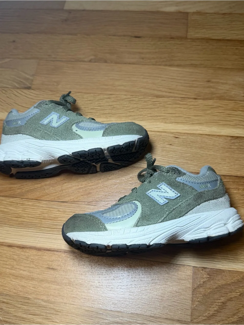 New Balance 2002R Kids Olive Green Sneakers – Size 10